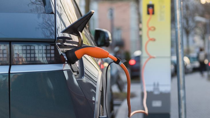 Perception of electric vehicles with AVAS (© Felix Müller / Pixabay)