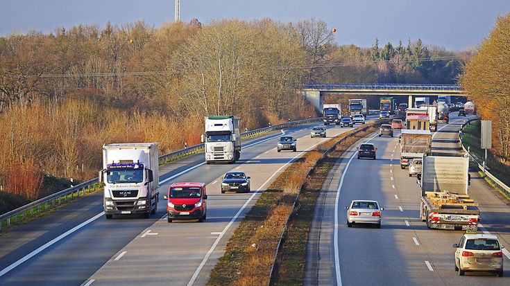 Analysen zum Abstandsverhalten auf Bundesautobahnen (© Erich Westendarp/Pixabay)