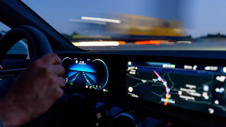 Stadt, Land, Autobahn - wo assistierte Fahrfunktionen im Pkw helfen (© Randy Tarampi)